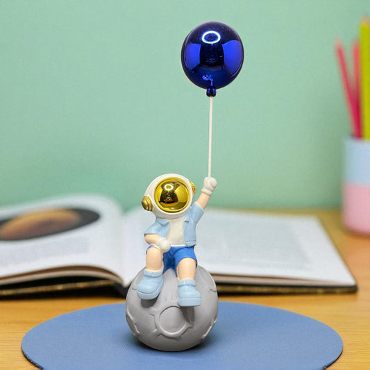 Astronaut Balloon Figurine