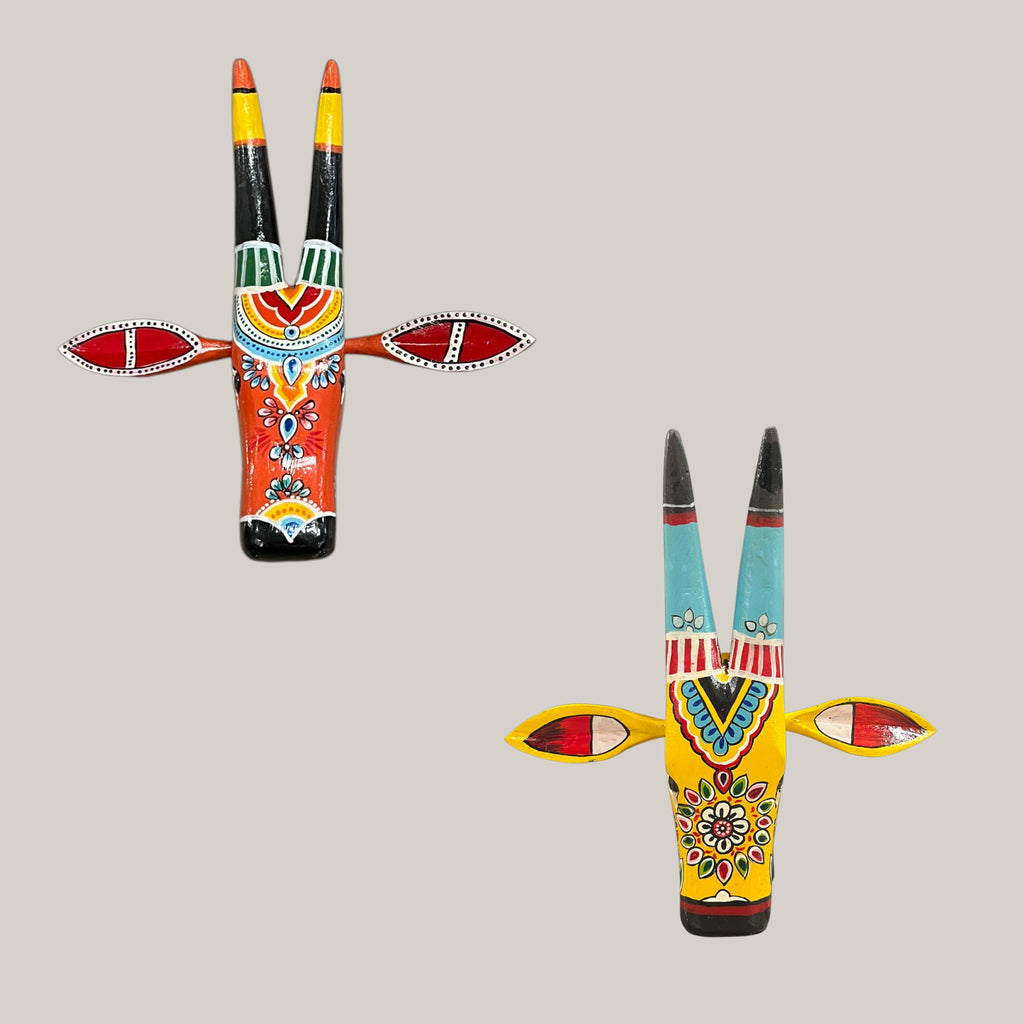 Hand-Painted Wooden Cow Head Wall Decor (Set of 2)