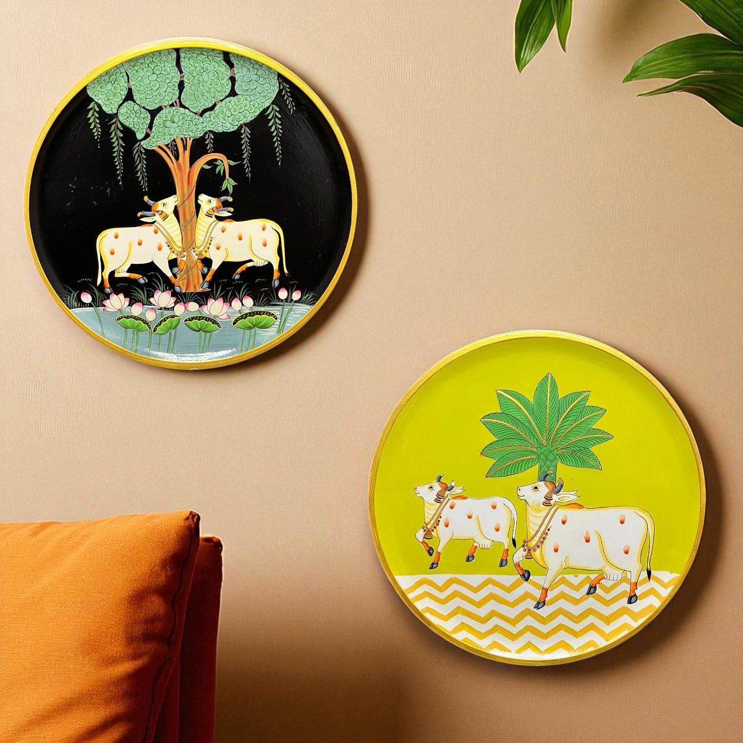 Hand Painted Nandi Wall Plate Green