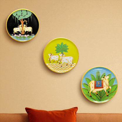 Hand Painted Nandi Wall Plate Green