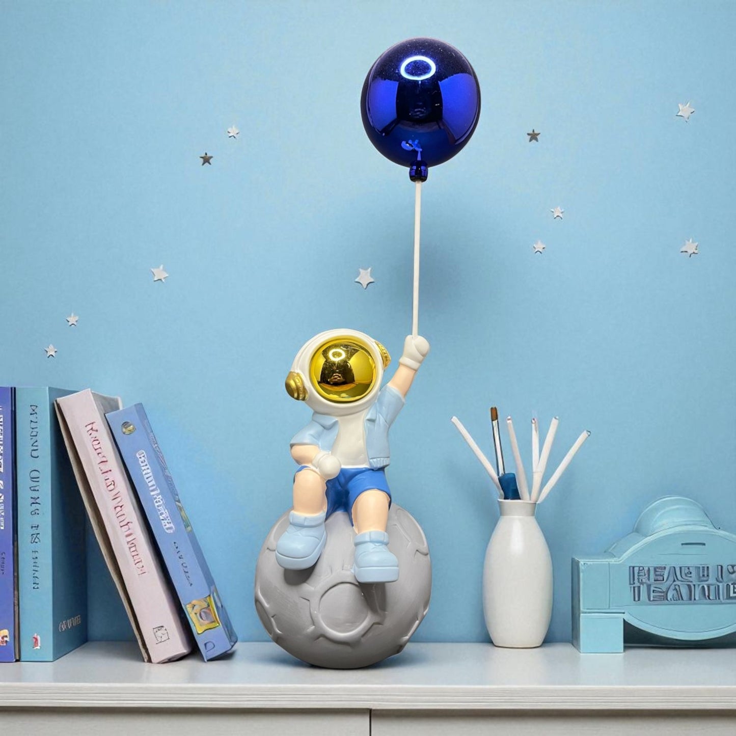 Astronaut Balloon Figurine