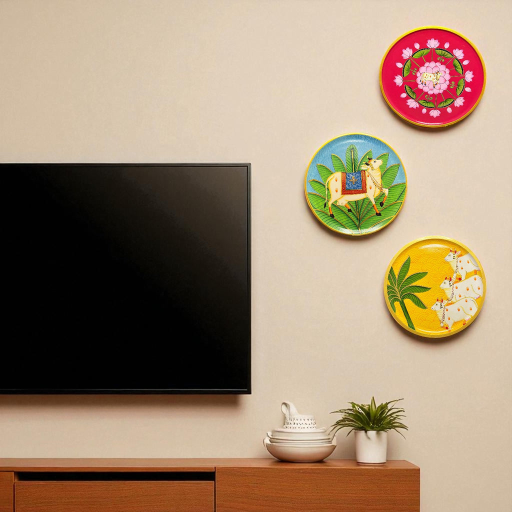 Hand Painted Nandi Wall Plate Pink