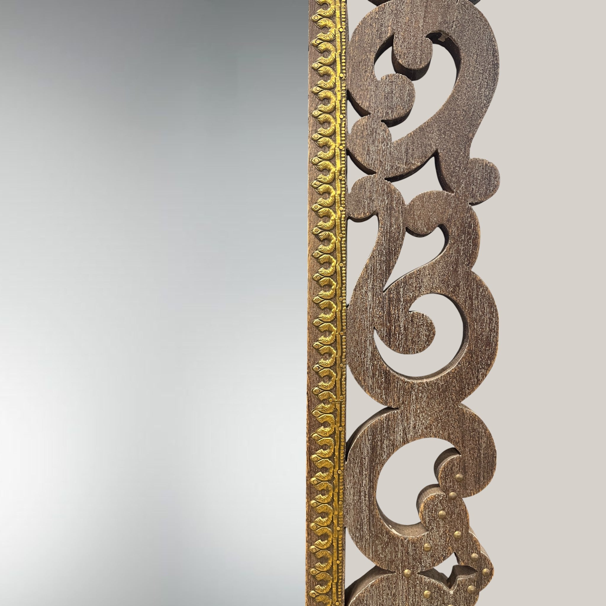 Heritage Scroll Carved Wall Mirror – 3 Feet