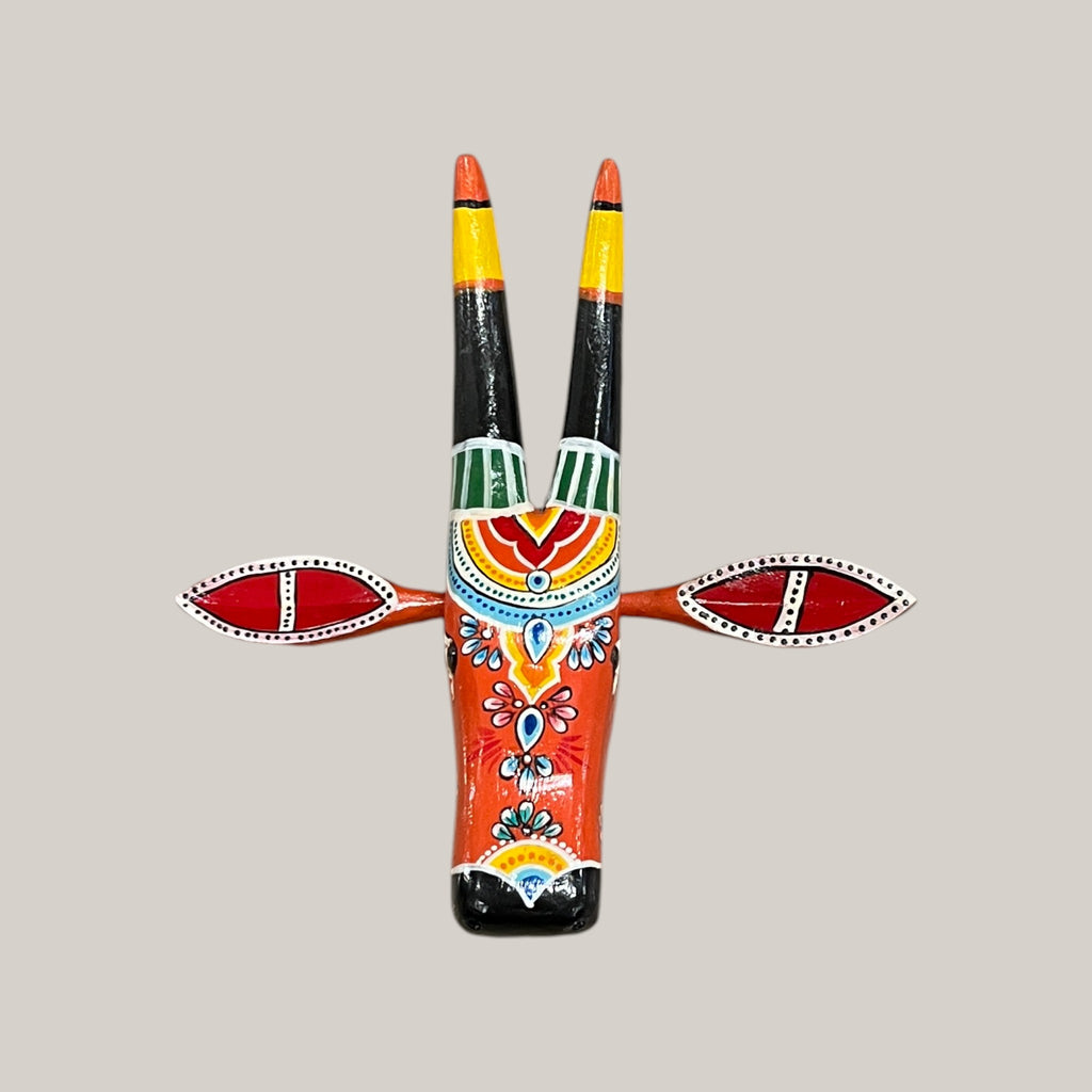 Hand-Painted Wooden Cow Head Wall Decor (Set of 2)