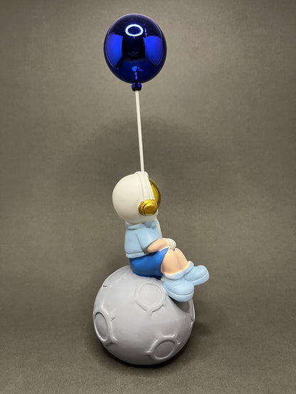 Astronaut Balloon Figurine