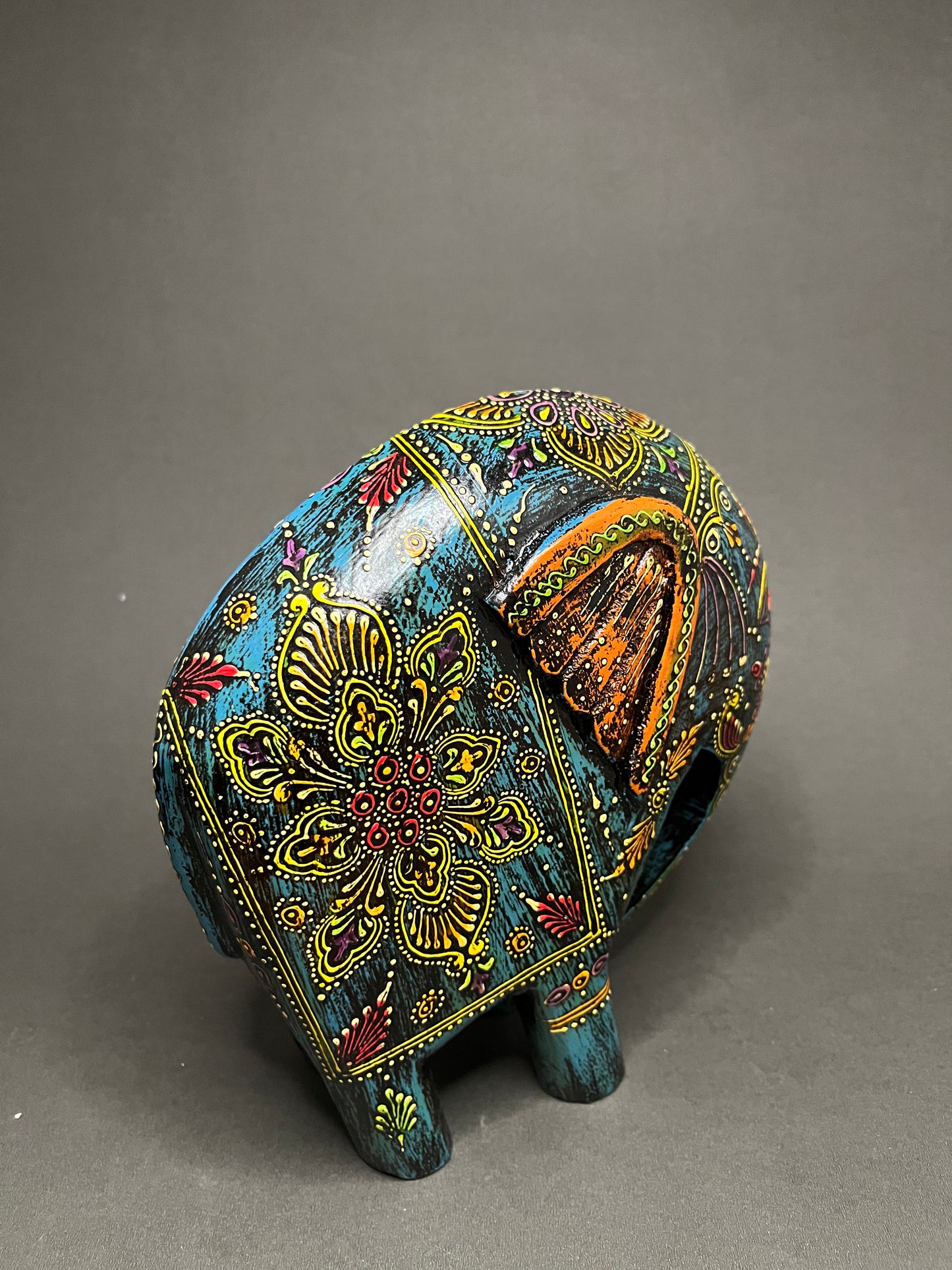 Swayed Elephant - Blue