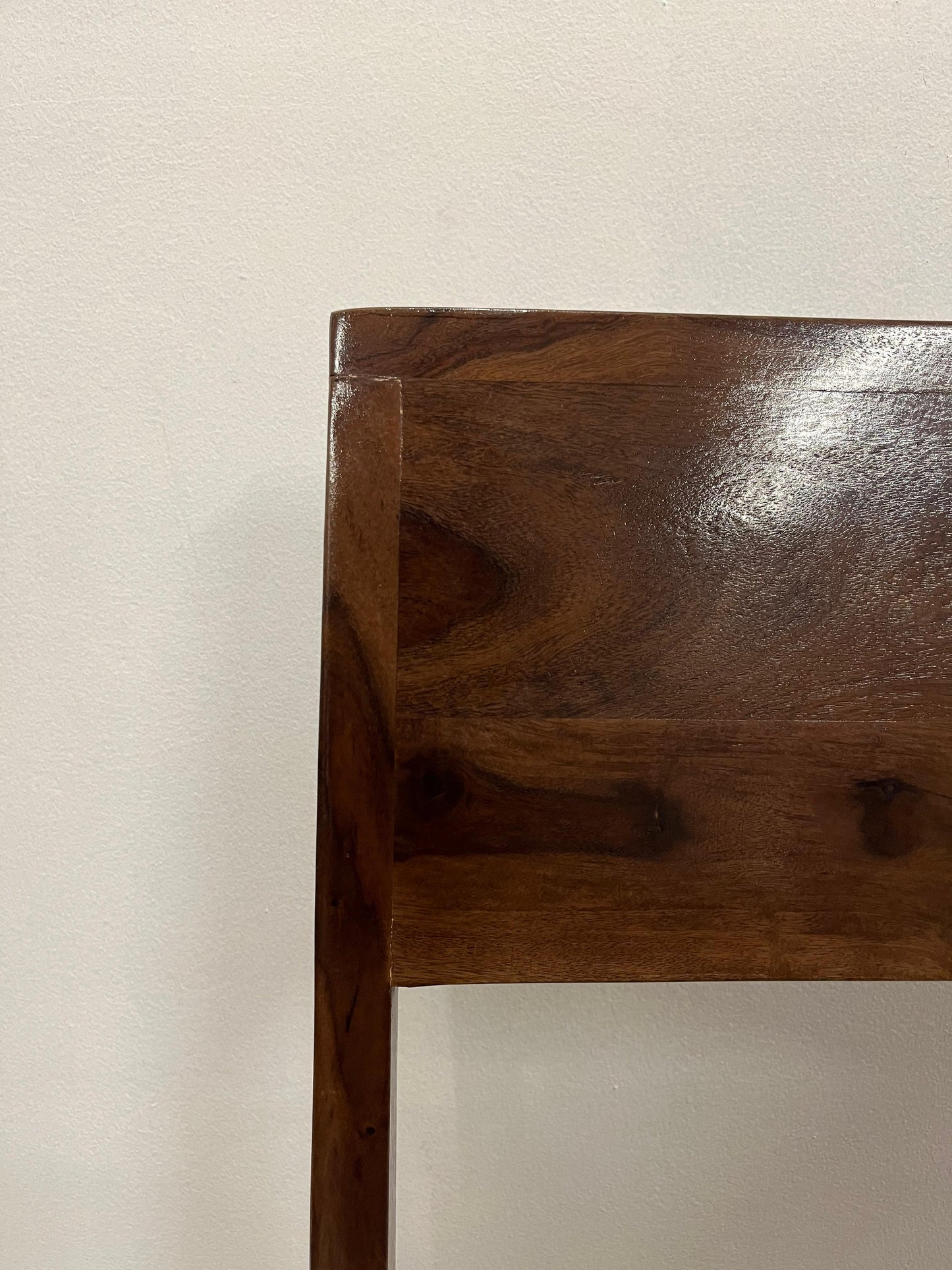 Simple Green Chair