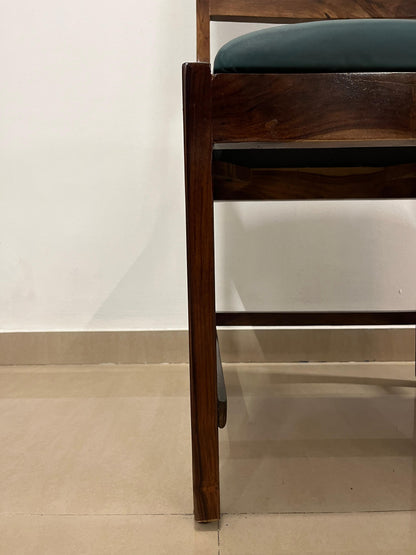 Simple Green Chair