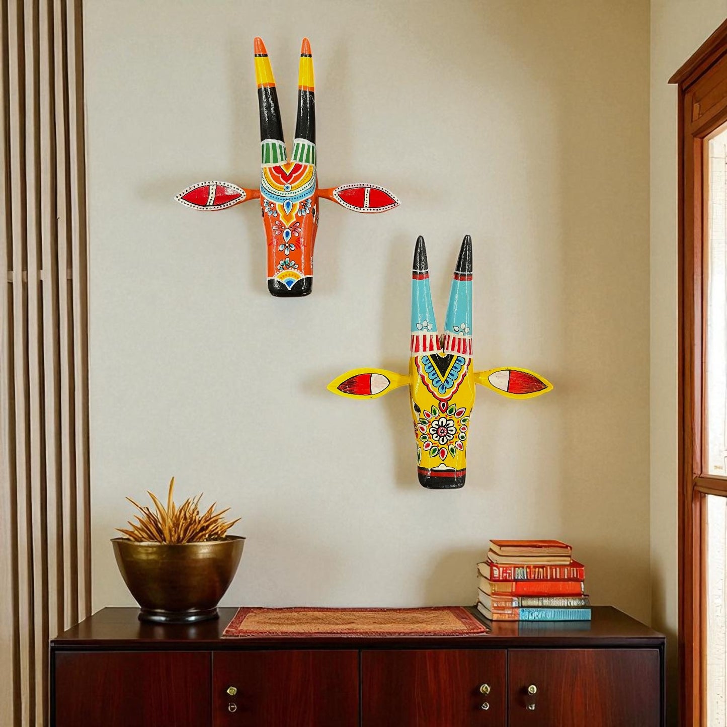 Hand-Painted Wooden Cow Head Wall Decor (Set of 2)