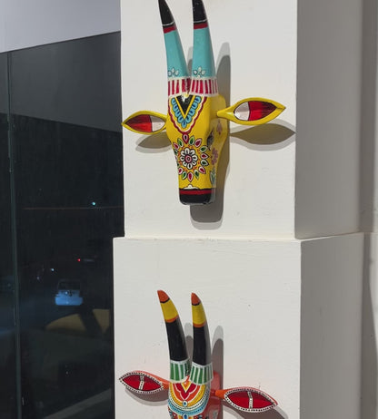 Hand-Painted Wooden Cow Head Wall Decor (Set of 2)
